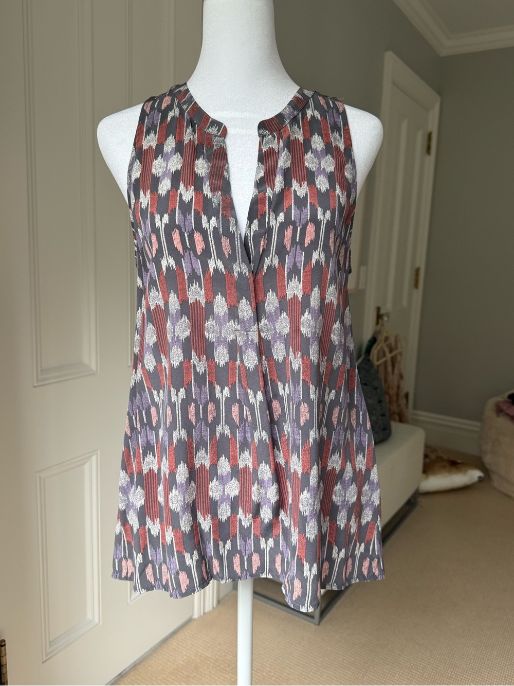 Joie Multicolor Printed Sleeveless V-Neck Tank in Rust, Lavender & Gray